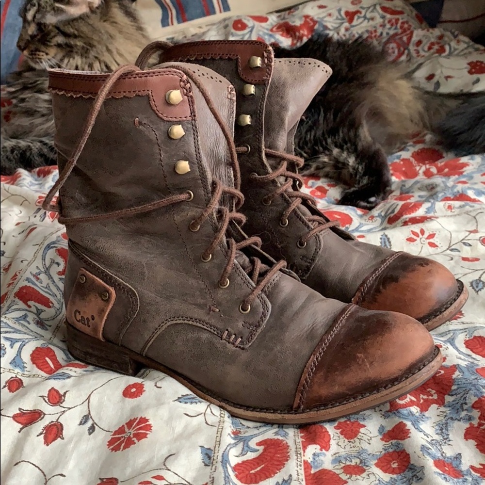 Caterpillar brown leather lace-up Marin boots